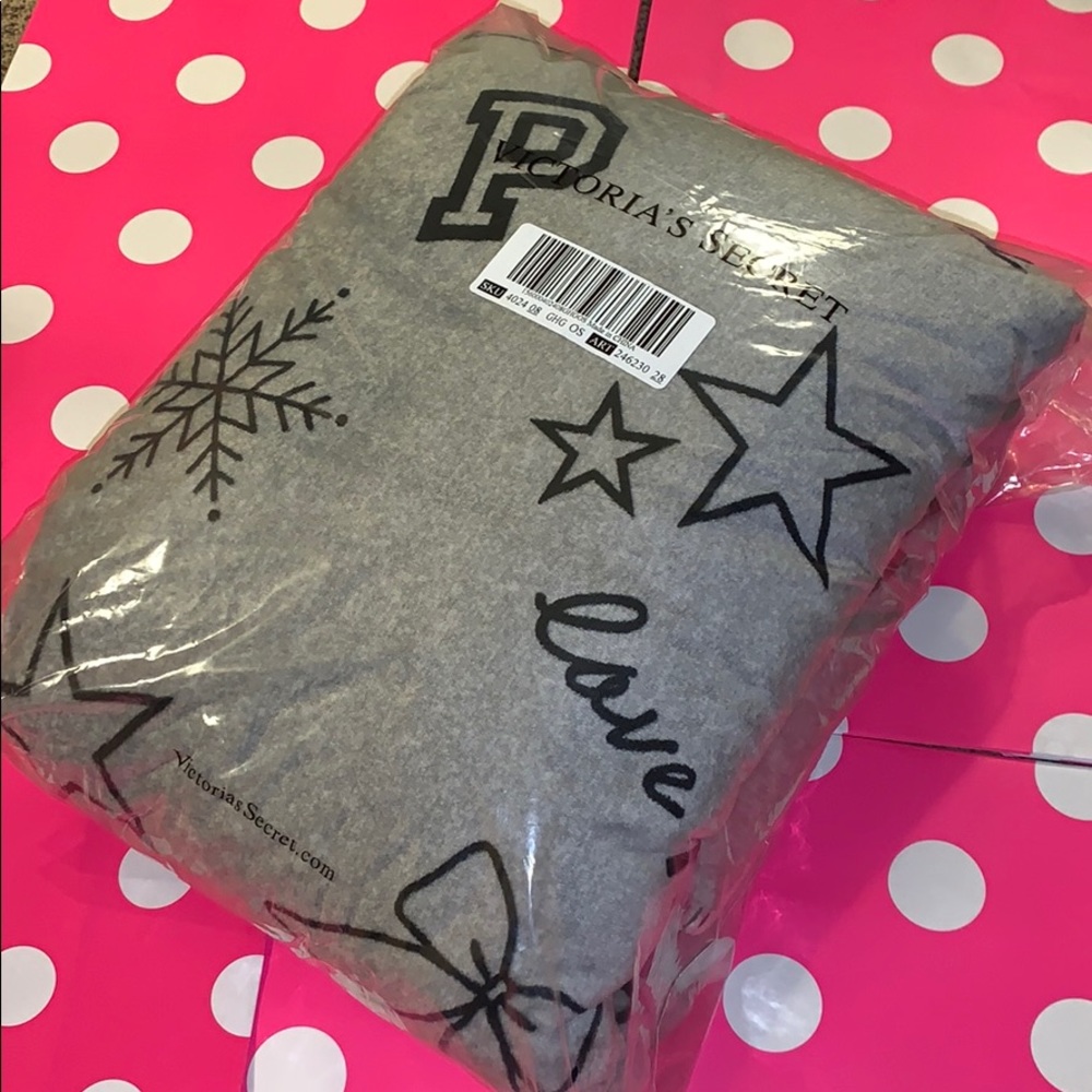 Nwt Victoria’s Secret Pink Sherpa Blanket